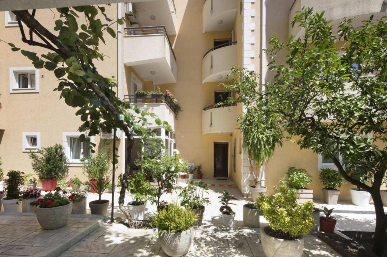 Apartmani Salus بودفا المظهر الخارجي الصورة
