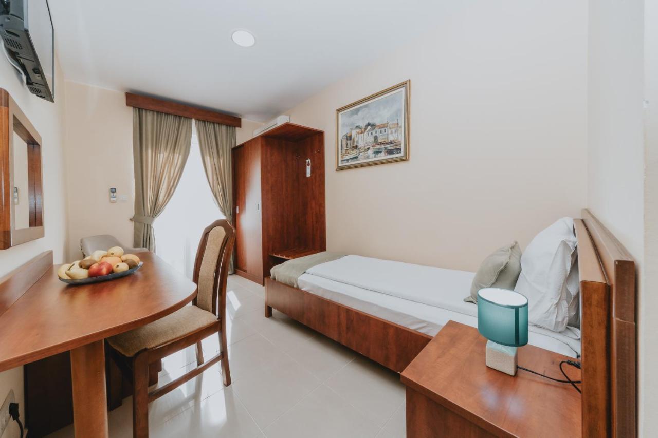Apartmani Salus بودفا المظهر الخارجي الصورة